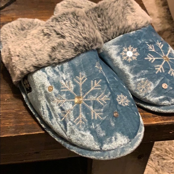 Foot Petals House Slippers Size L 9-10 - Picture 1 of 11